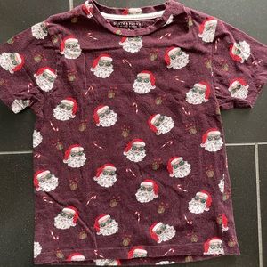 Denim & Flower Santa tshirt. Size 5/6. Great condition.